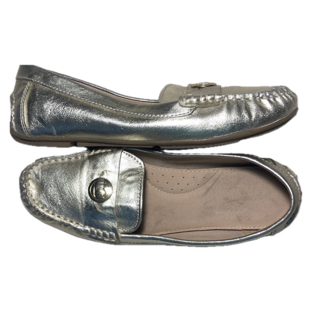 Liz‎ Claiborne Gold Loafers